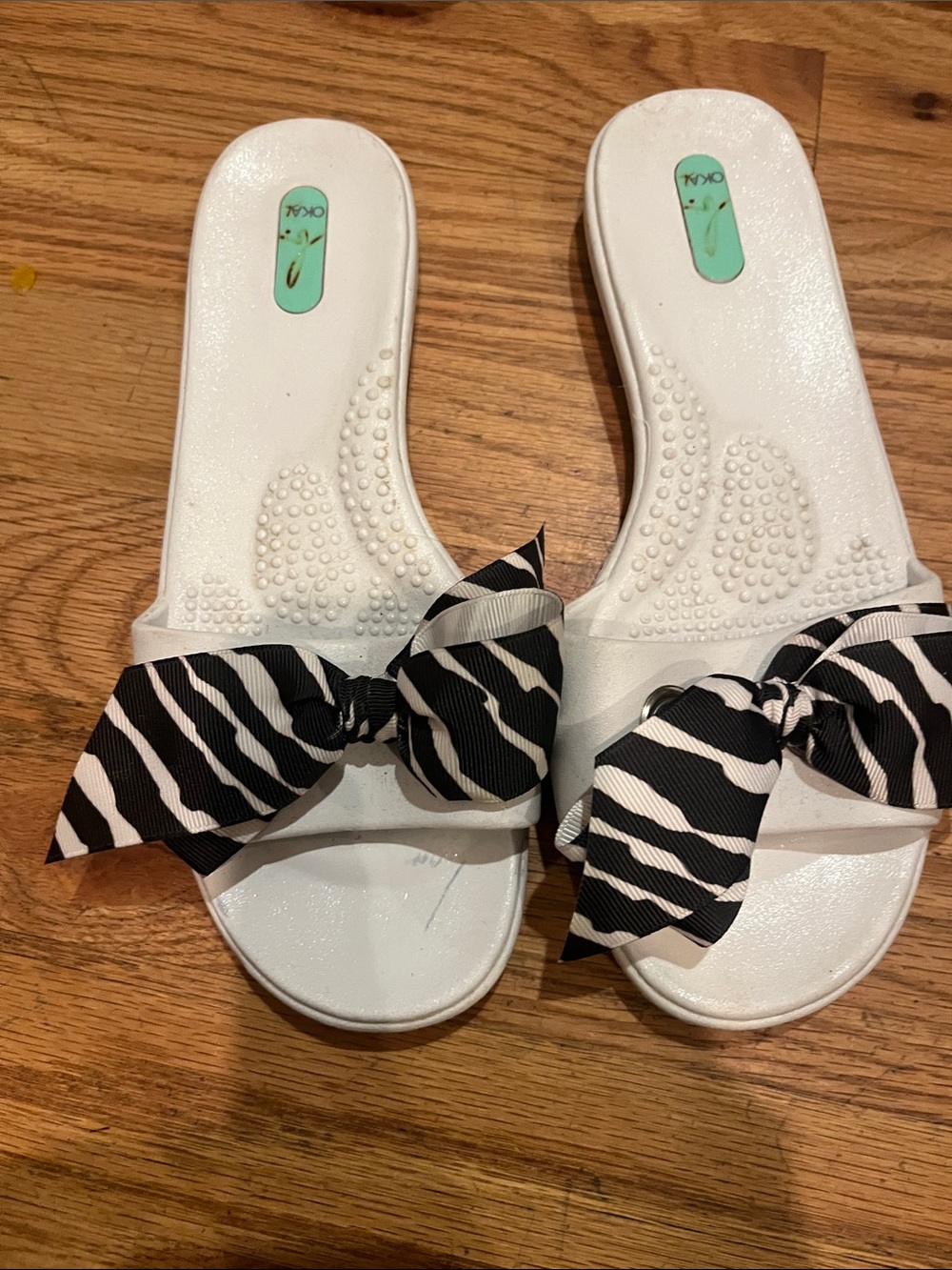 OKA b. White Slide Sandals with Black and White Zebra Bow